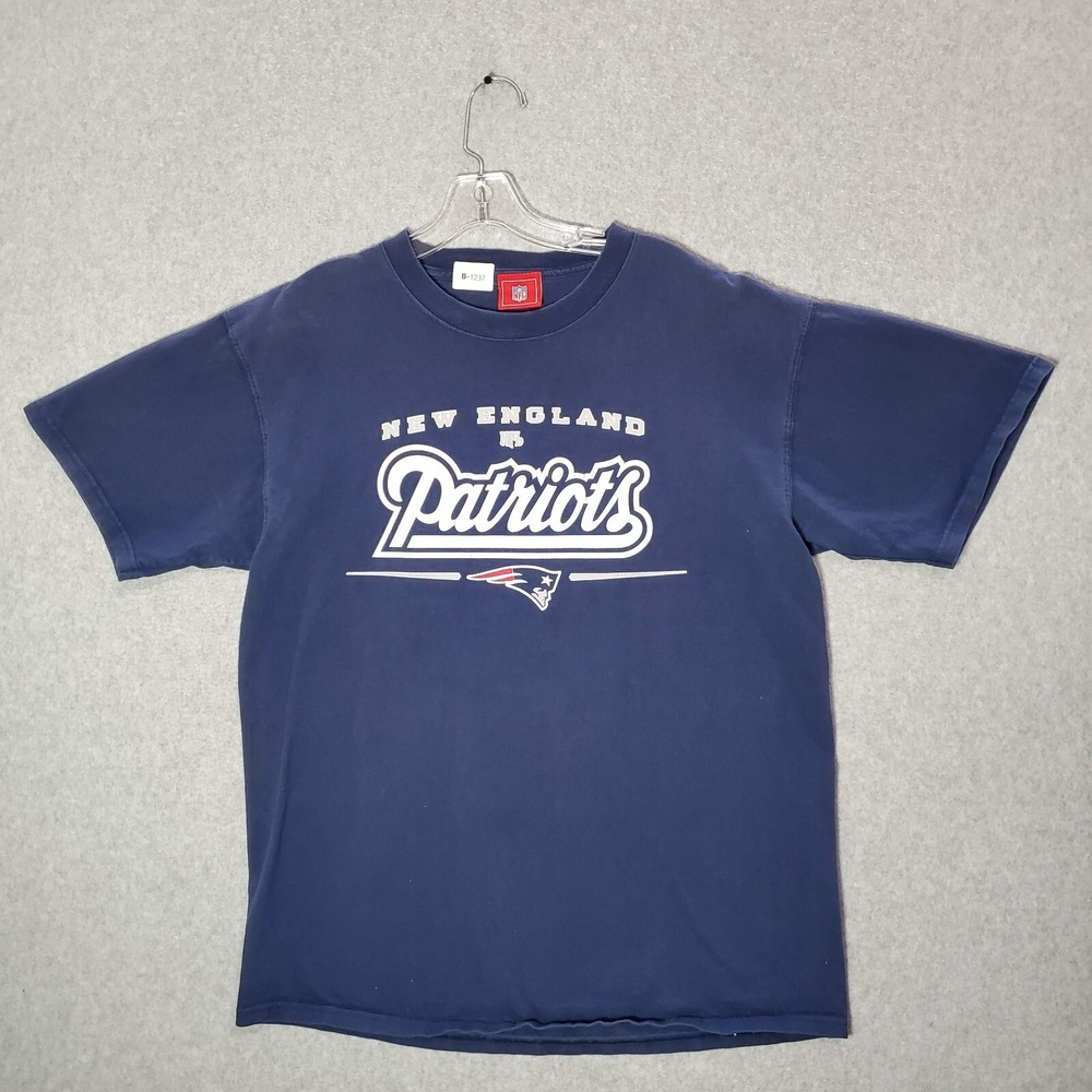 VINTAGE New England Patriots Men Shirt XL Blue Logo Graphic Y2K Tee